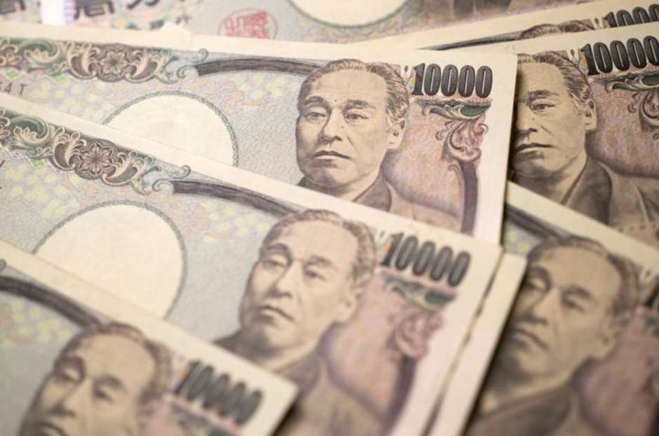 Yen Challenges the Fed: A Debt Crisis is Inevitable